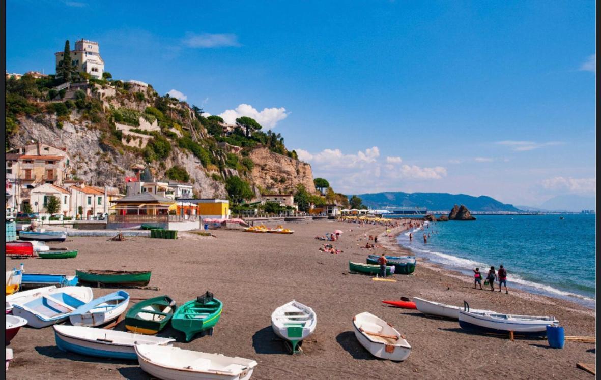 Holiday House Il Castello Di Anna Apartment Vietri sul Mare Exterior photo